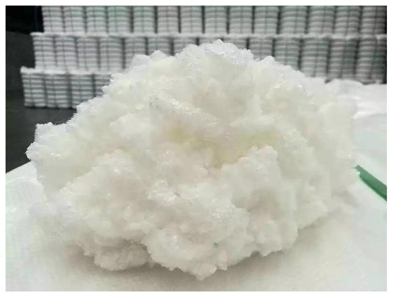 เส้นใยโพลีเอสเตอร์ SD ความแข็งแรงสูง 1.56dtex*38 มม. เพื่อการปั่นแบบ Pure
